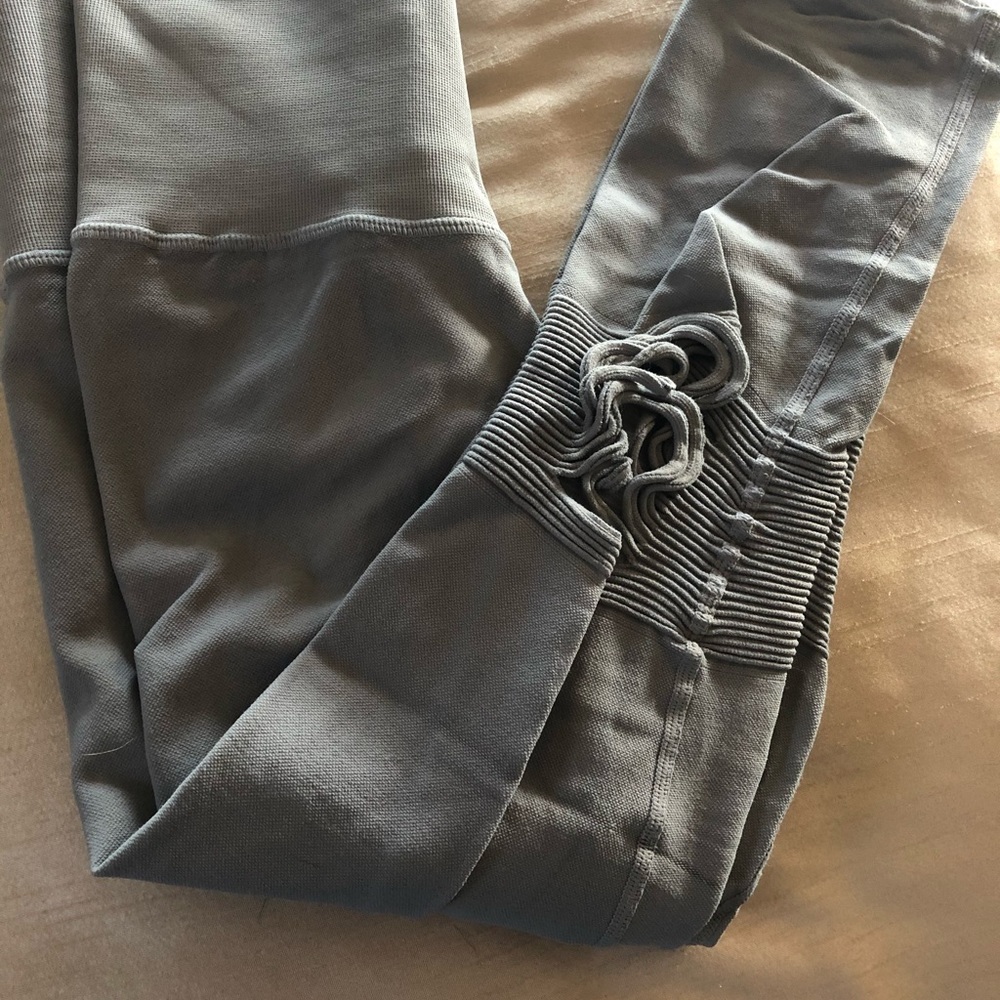 Phat Buddha capris